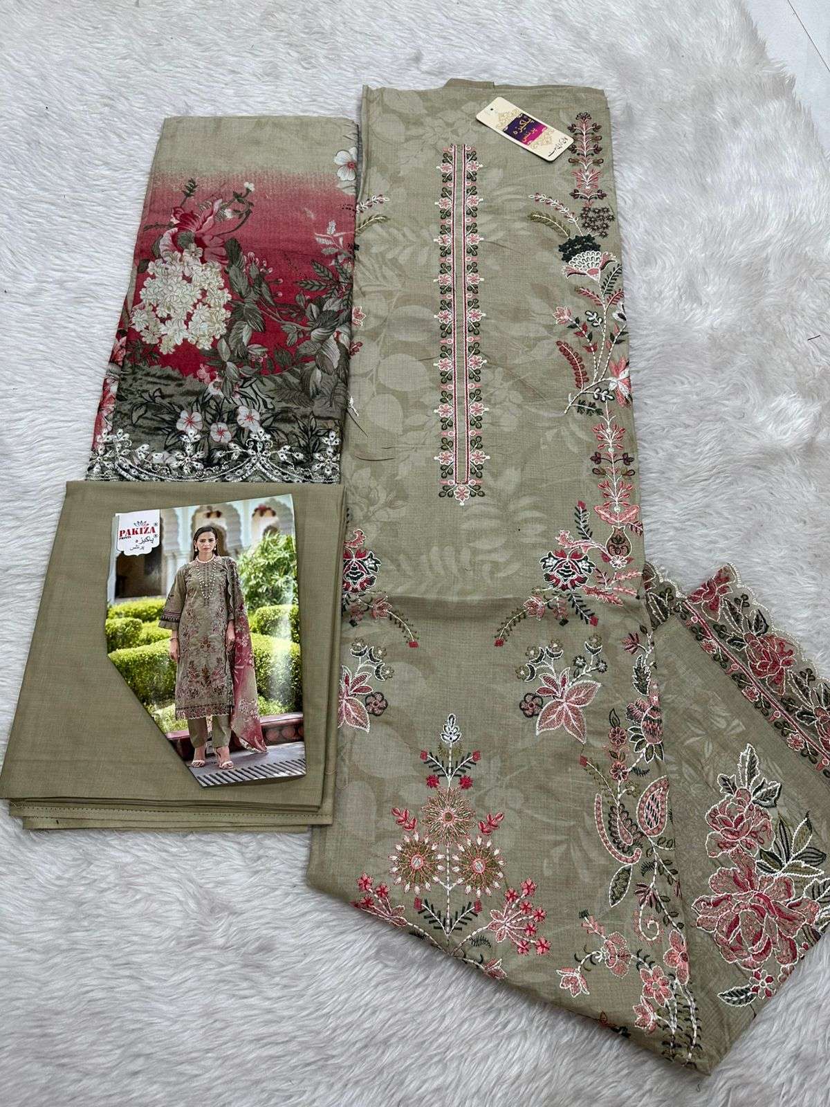 FARAH VOL - 22 OPEN PIC BY PAKIZA PRINTS